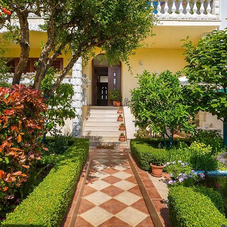 Villa Nada In Fazana - Near The Beach Bagian luar foto