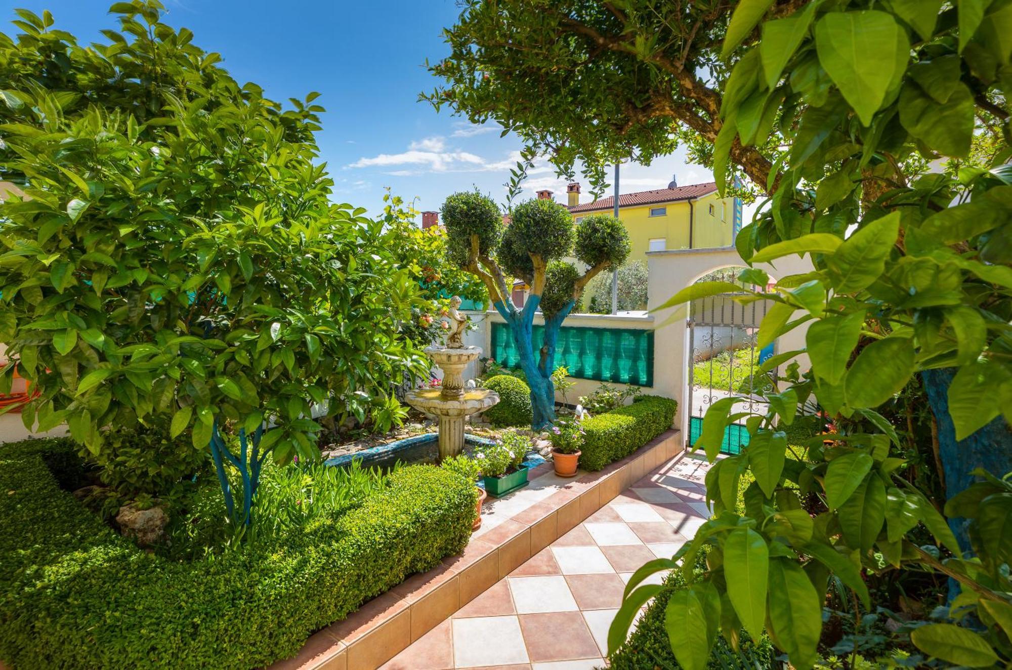 Villa Nada In Fazana - Near The Beach Bagian luar foto