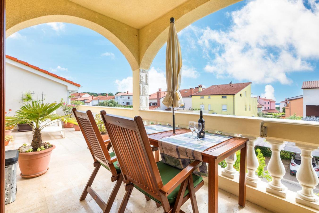 Villa Nada In Fazana - Near The Beach Bagian luar foto