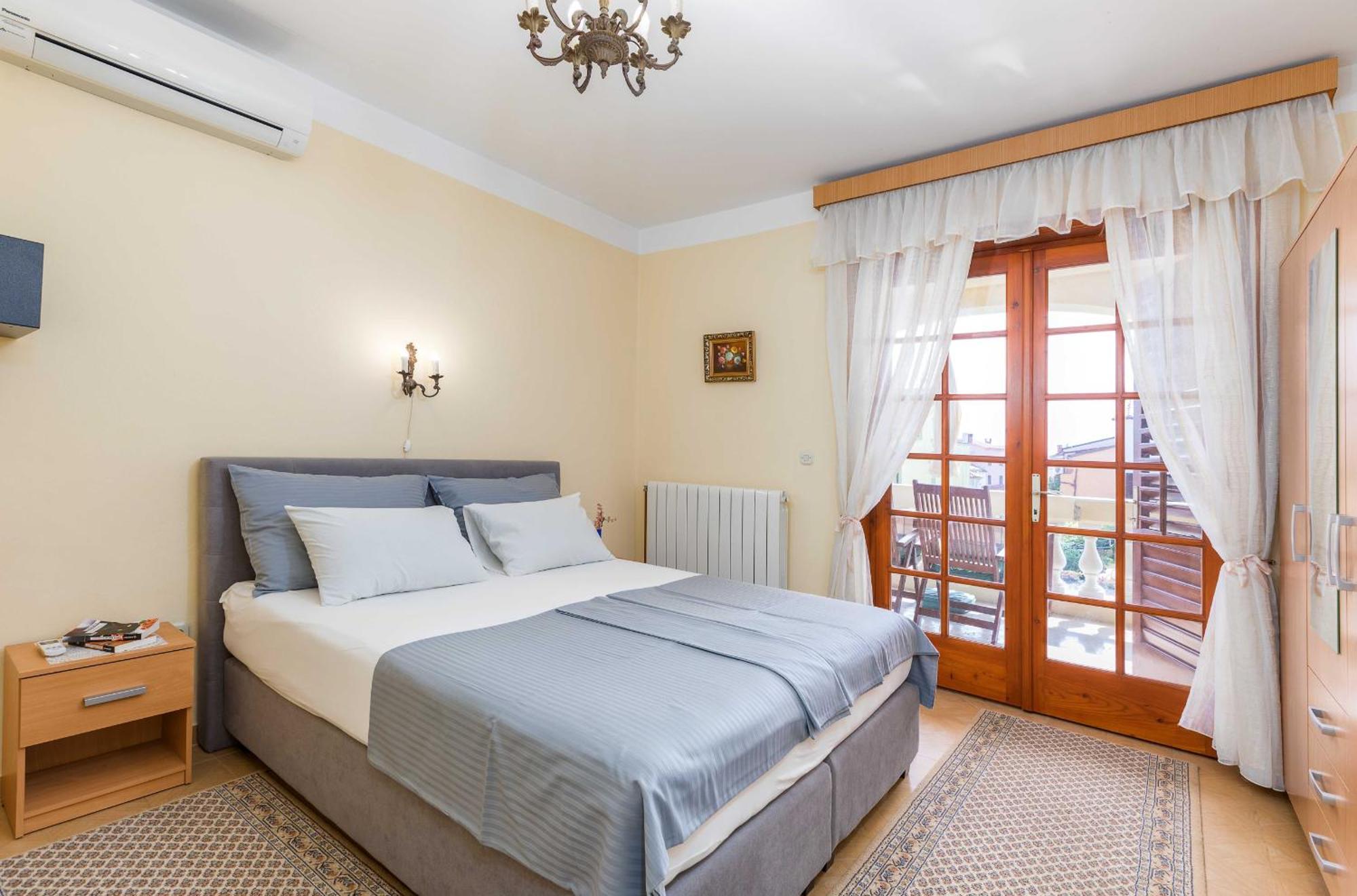Villa Nada In Fazana - Near The Beach Bagian luar foto