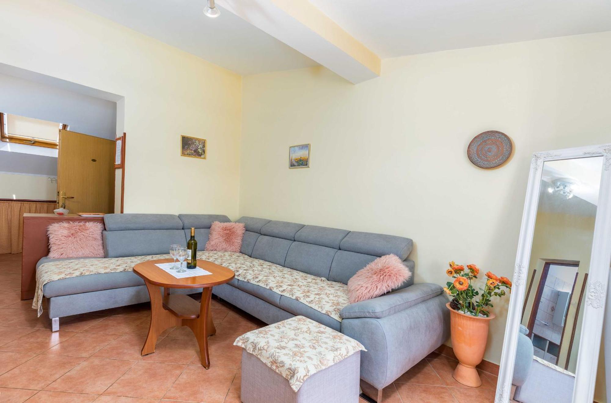 Villa Nada In Fazana - Near The Beach Bagian luar foto