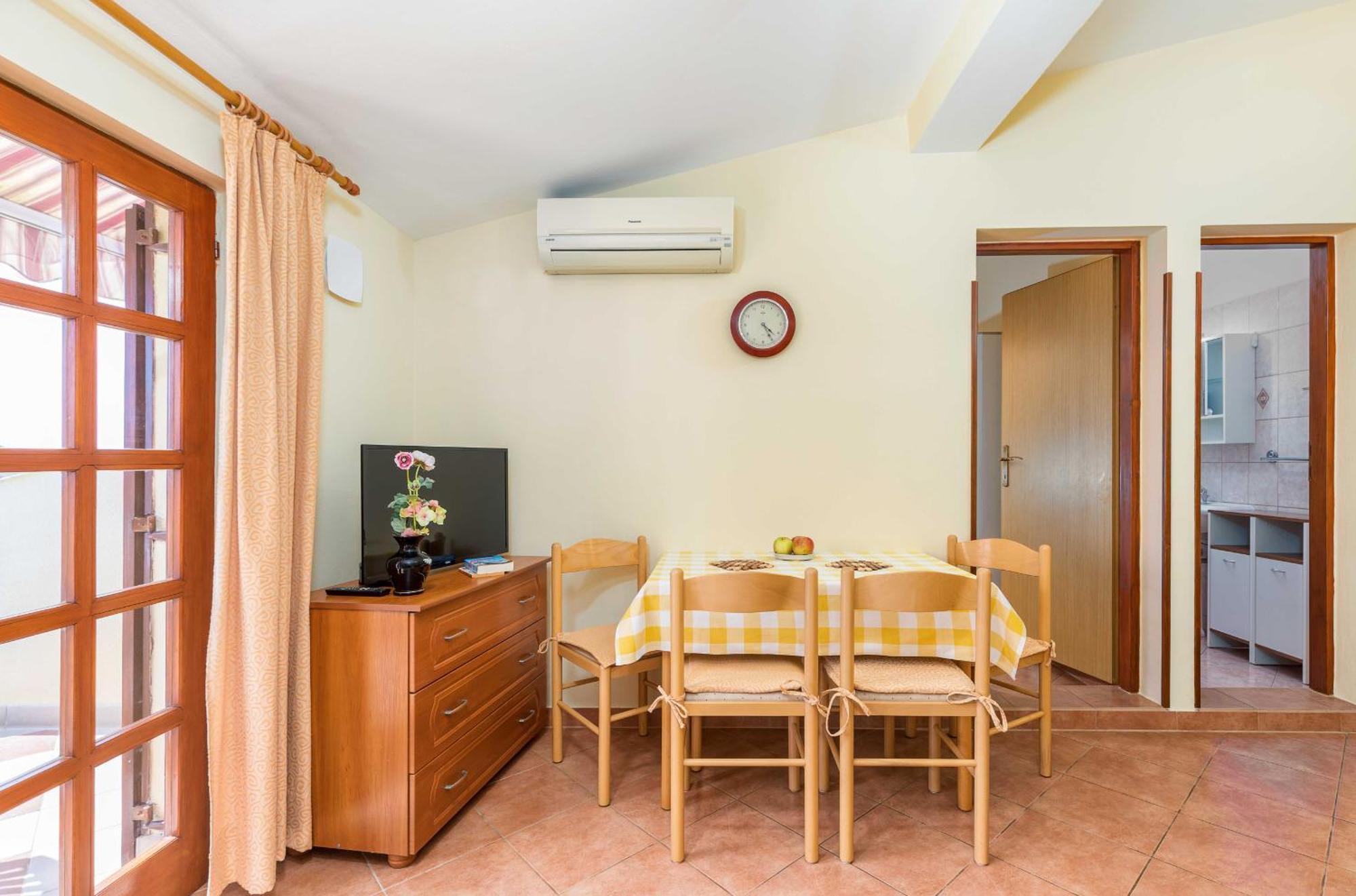 Villa Nada In Fazana - Near The Beach Bagian luar foto