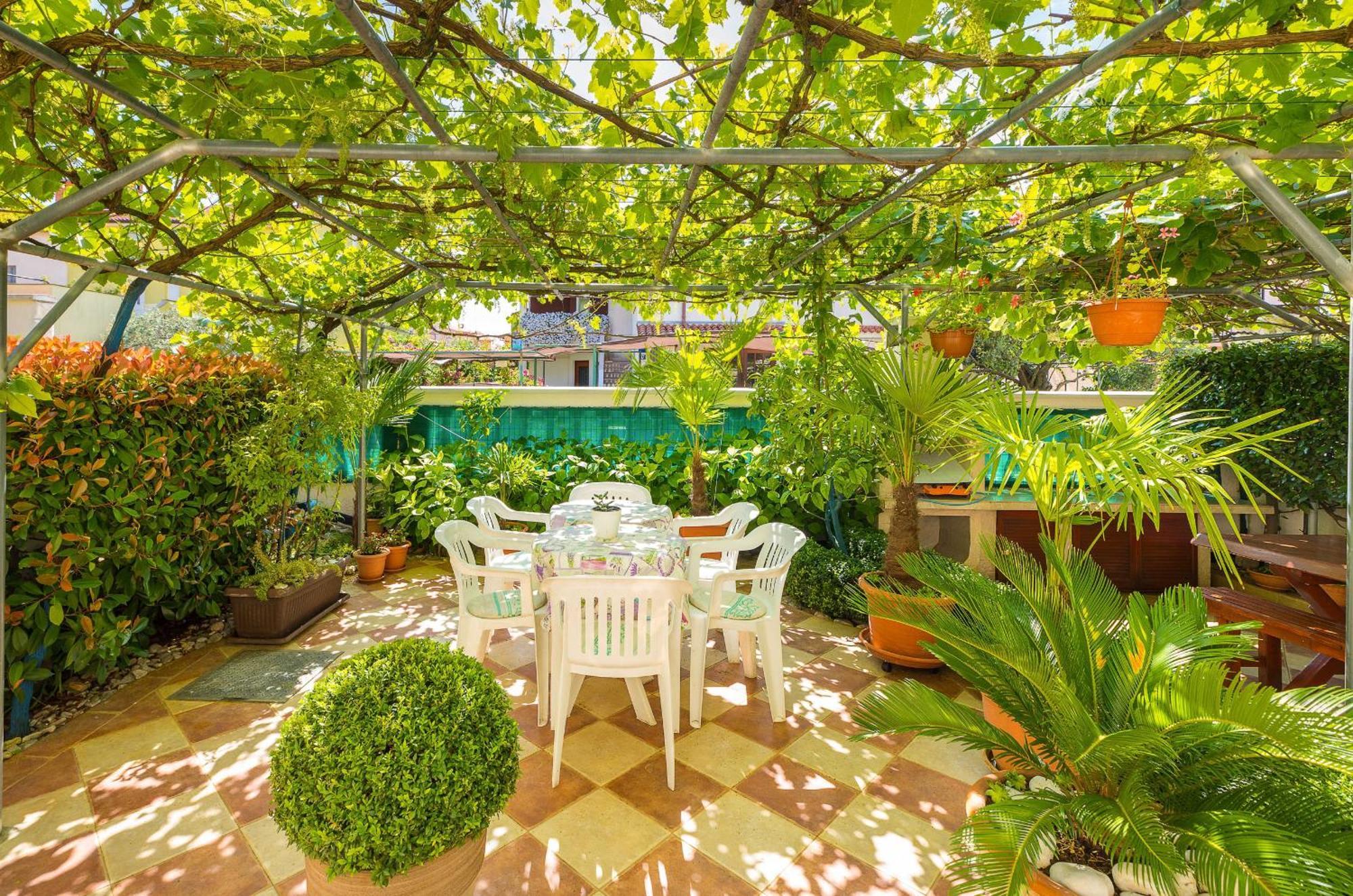 Villa Nada In Fazana - Near The Beach Bagian luar foto